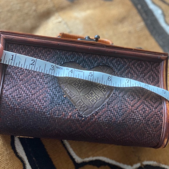 Wooden Clutch - Picture 2 of 7